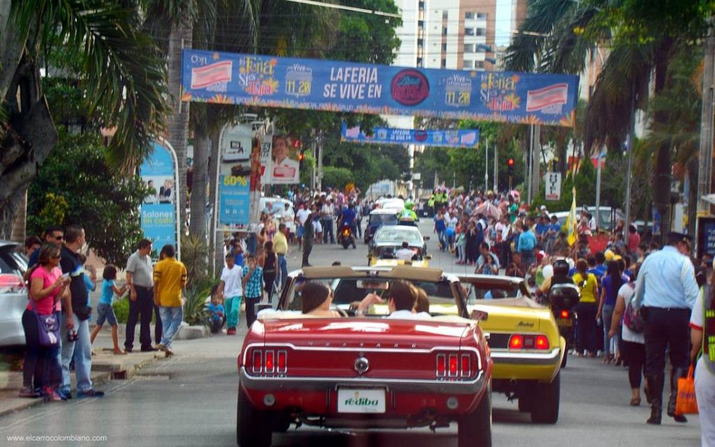 Desfile de Carros Clásicos y Antiguos en Bucaramanga